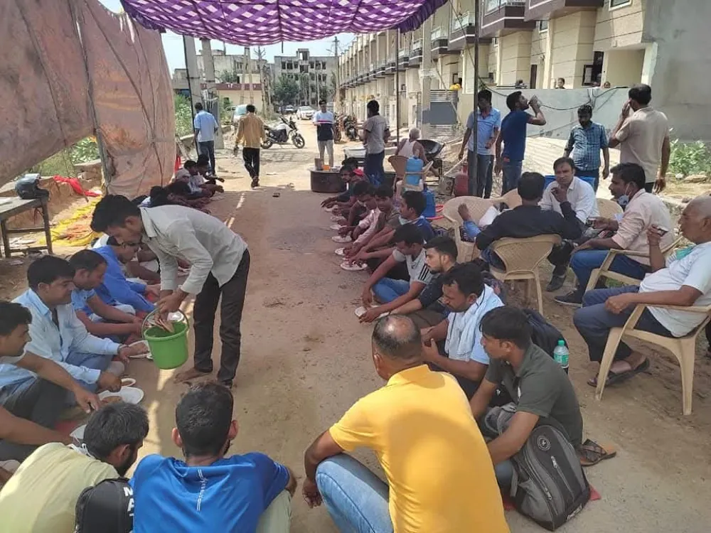 Fresh Meal Distribution at Grassroots Clusters